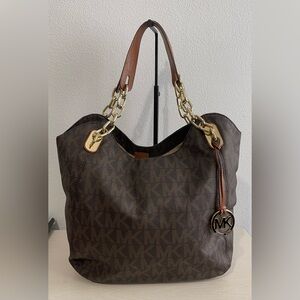 💃 MICHAEL KORS Lilly Large Chain Shoulder Tote Signature Brown Monogram